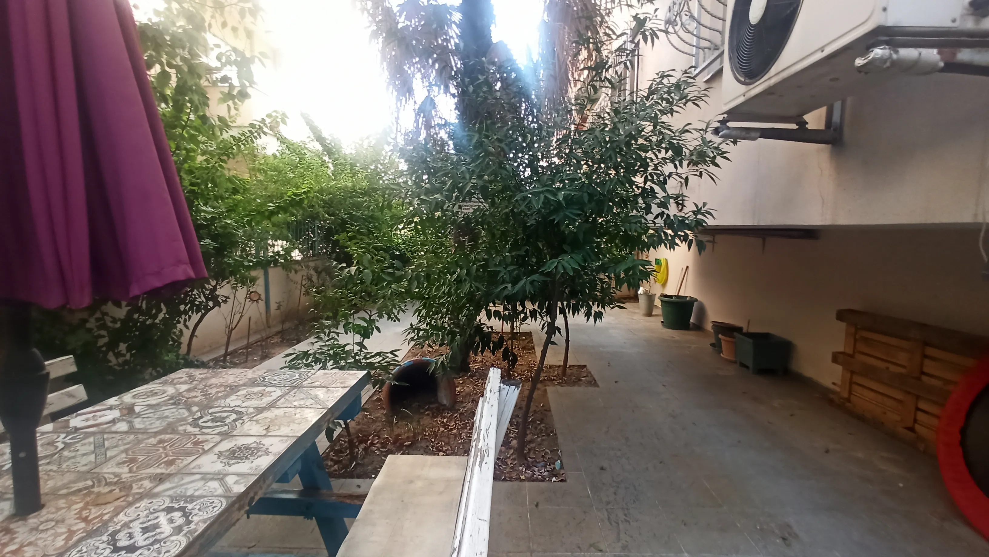 KARŞIYAKA'DA 2+1+BAHÇE KULLANIMLI YÜKSEK ZEMİN DAİRE