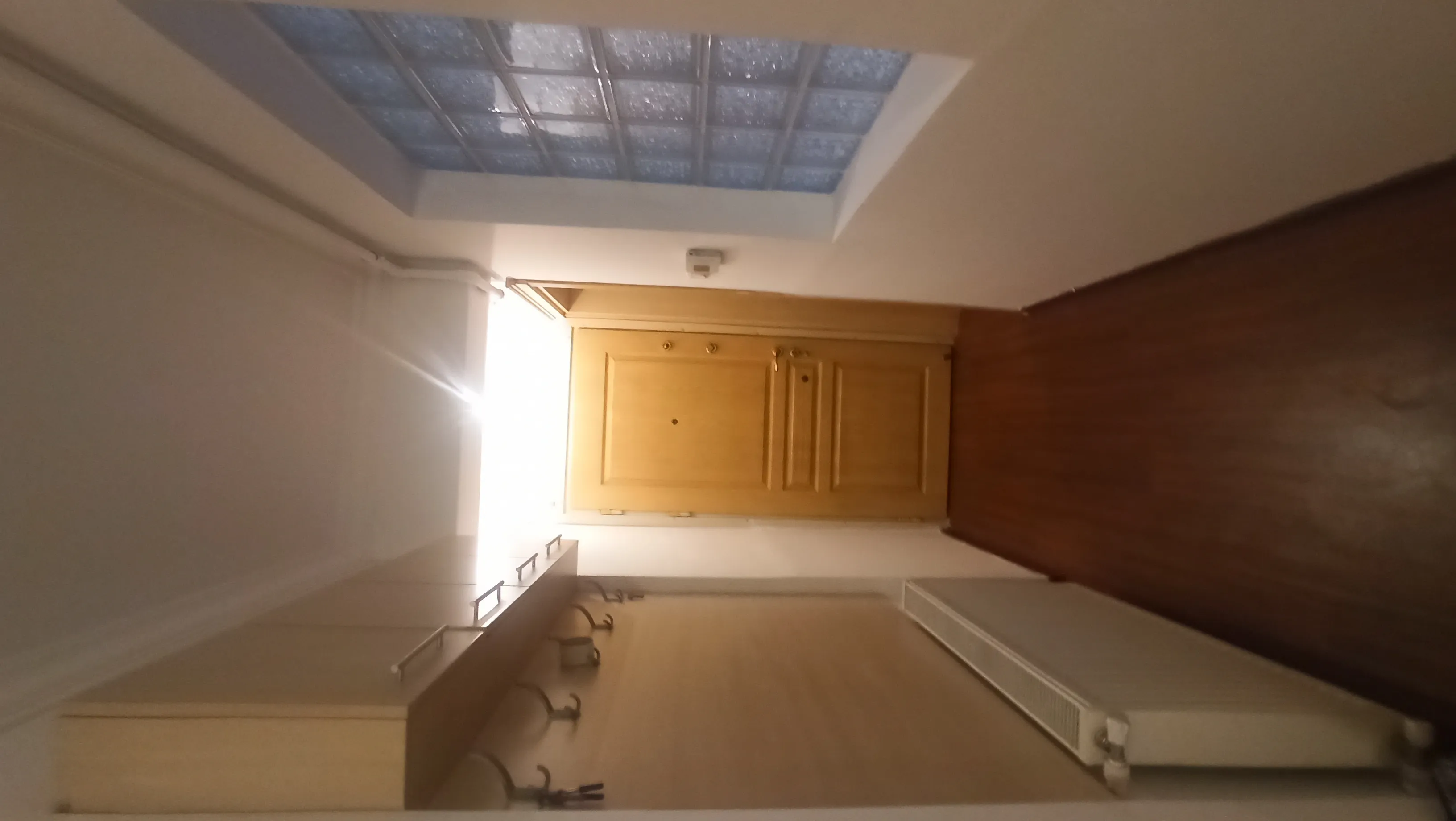 KARŞIYAKA'DA 2+1+BAHÇE KULLANIMLI YÜKSEK ZEMİN DAİRE