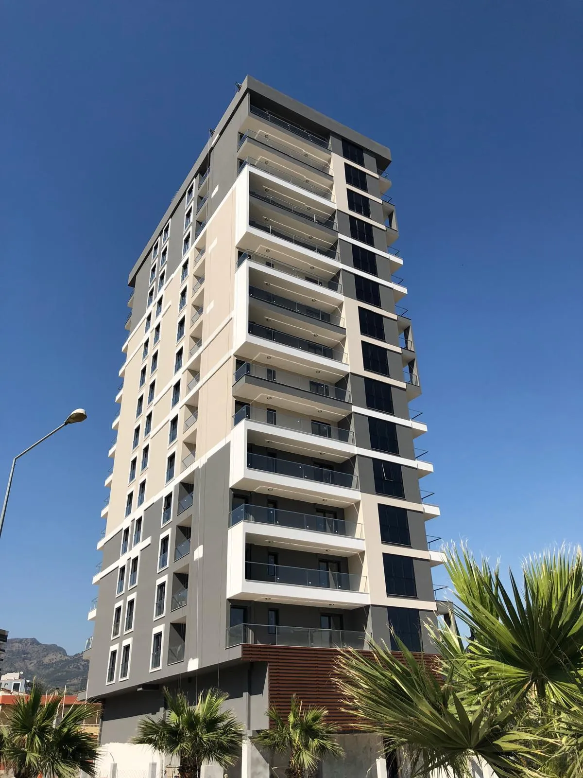 ÖRNEKKÖY'DE PANAROMA SİTESİNDE 3+1 - 2 BANYOLU TEMİZ DAİRE